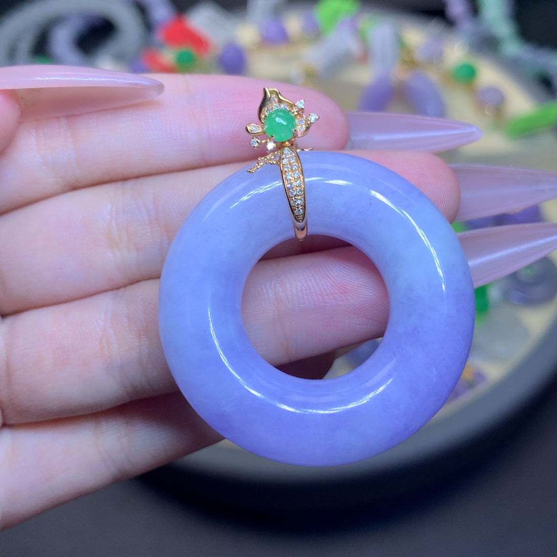 翡翠18K金镶嵌颈饰