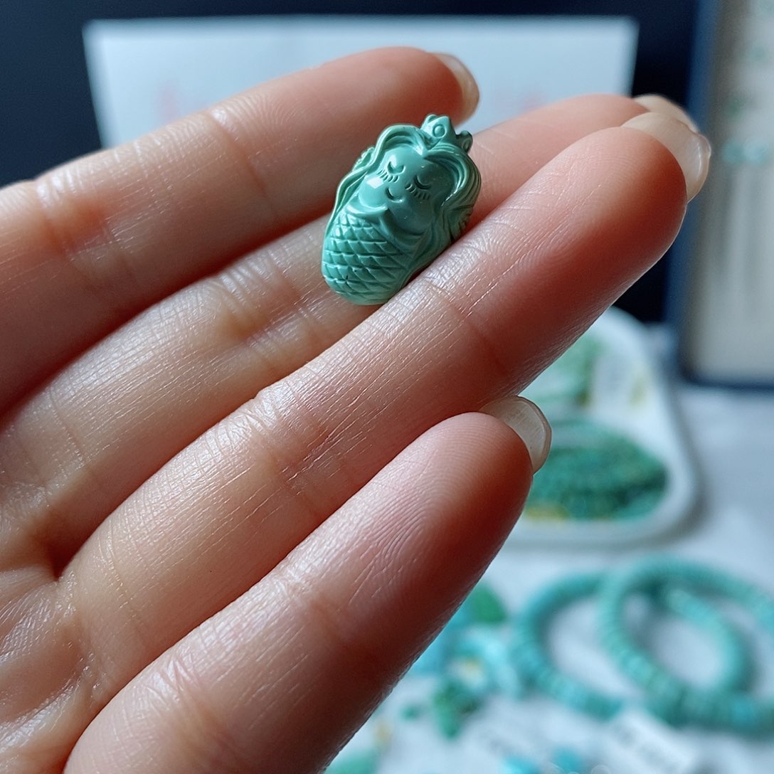 绿松石颈饰未镶嵌