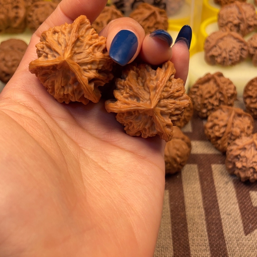 文玩核桃吊坠盘山三棱