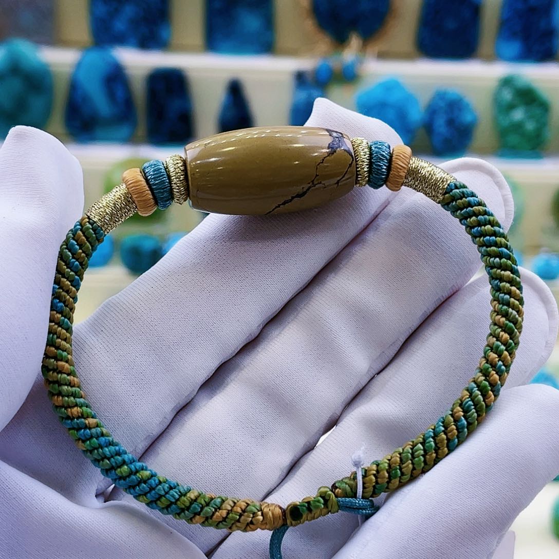 绿松石颈饰未镶嵌