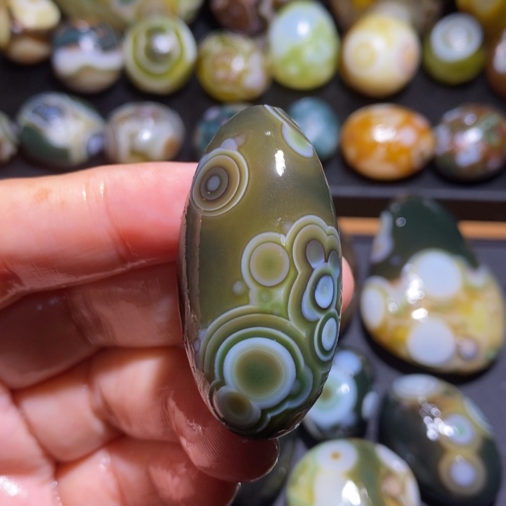未镶嵌玛瑙/玉髓珠宝半成品84