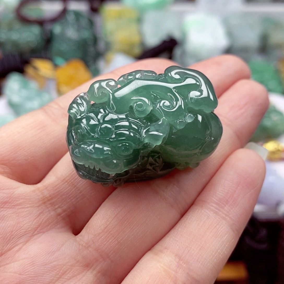 翡翠颈饰未镶嵌翡翠