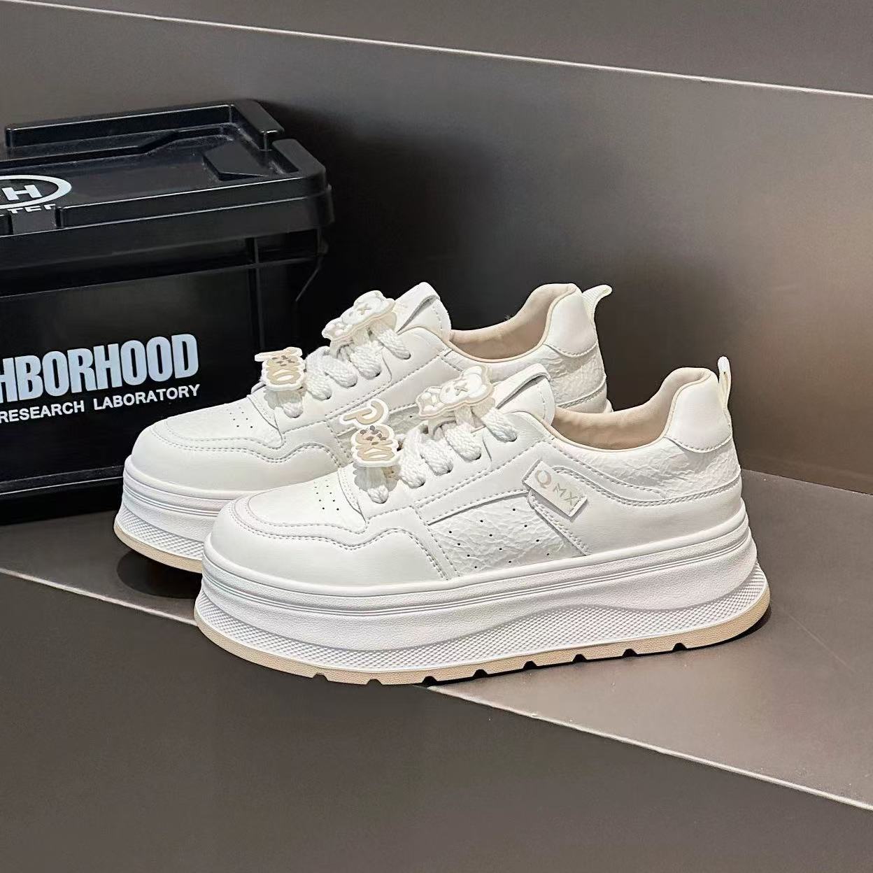 C5462 白杏  时尚圆头系带2025新休闲运动鞋女士增高板鞋