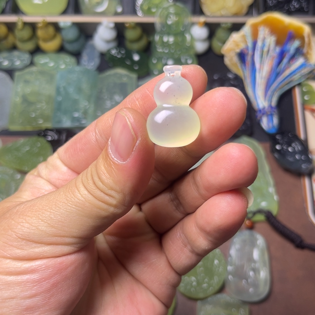 蛇纹石玉未镶嵌吊坠(不含链)