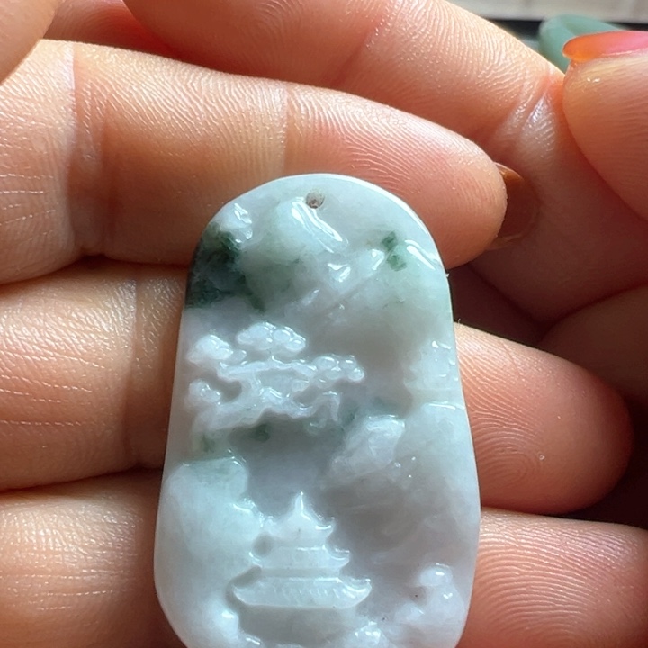 翡翠颈饰未镶嵌天然