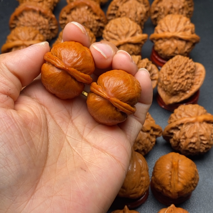 【闪购商品】文玩核桃把件海豚