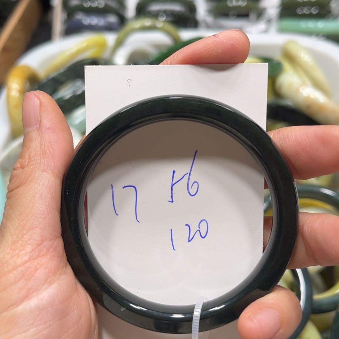 和田玉手镯未镶嵌浅*笑