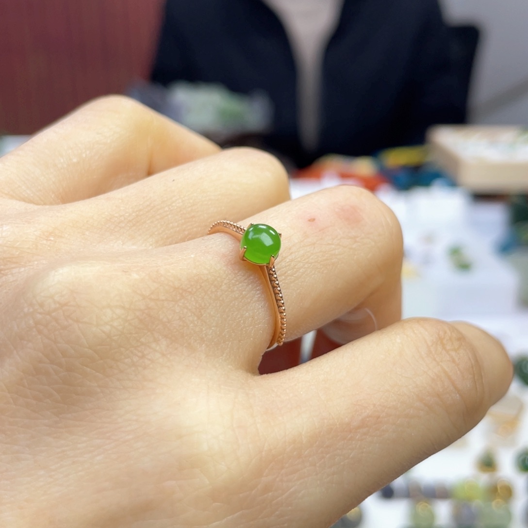 和田玉戒指18K金镶嵌