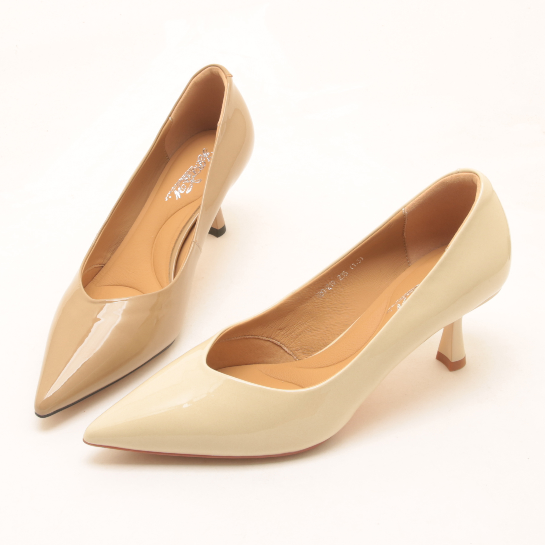 7347秋季新款欧货简约真皮浅口OL单鞋女细跟尖头高跟牛漆皮单鞋