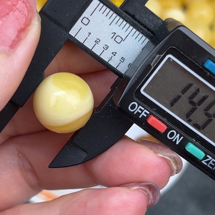 琥珀裸石未镶嵌微瑕1395