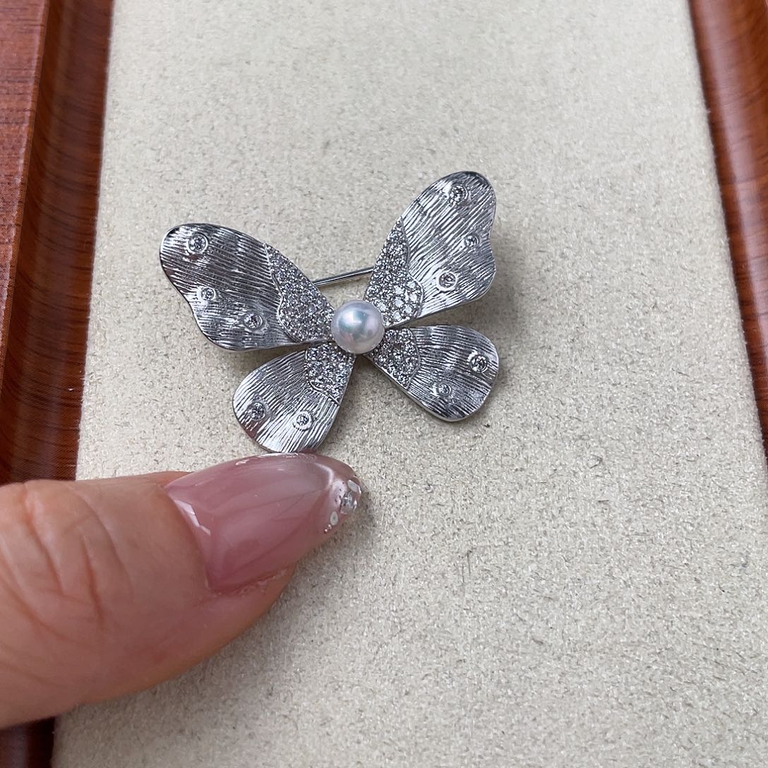 未镶嵌胸饰淡水珍珠