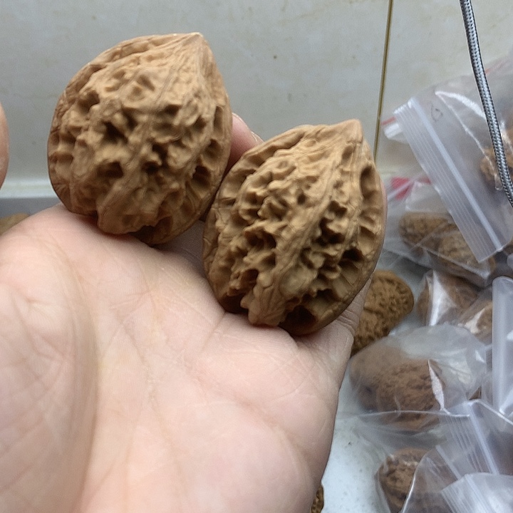文玩核桃吊坠38 大沽石