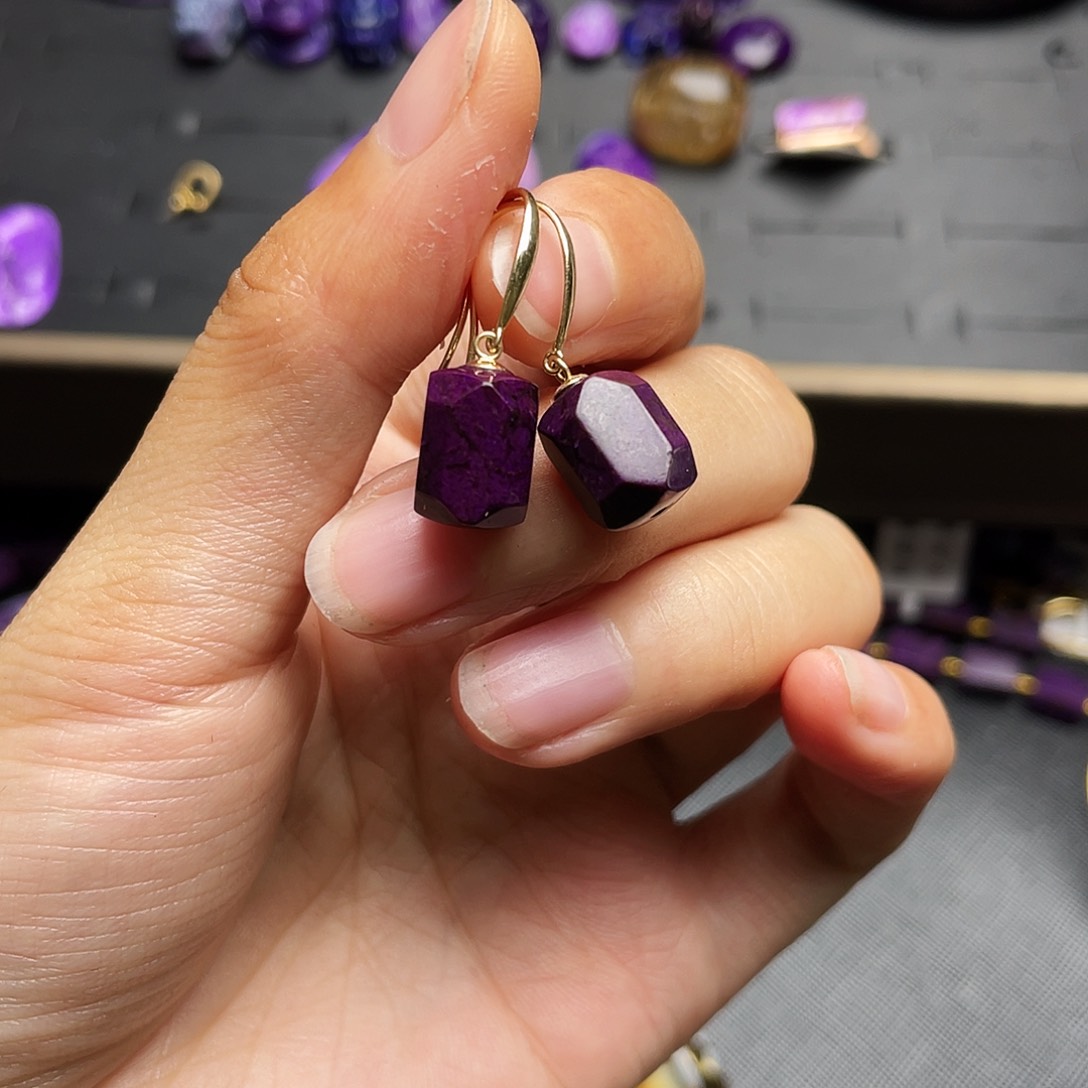 苏纪石（舒俱来）耳钩18K金镶嵌