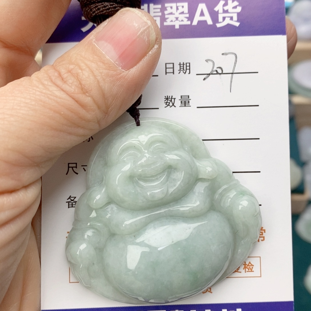 翡翠颈饰未镶嵌佛公