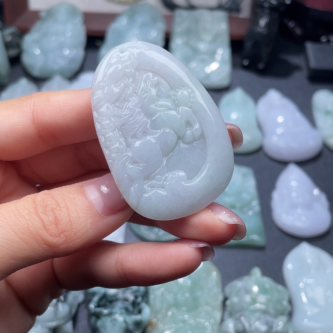 翡翠未镶嵌颈饰翡翠