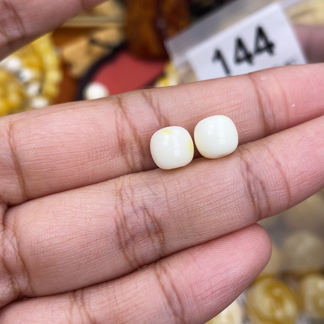 蜜蜡未镶嵌珠宝奇石8.5