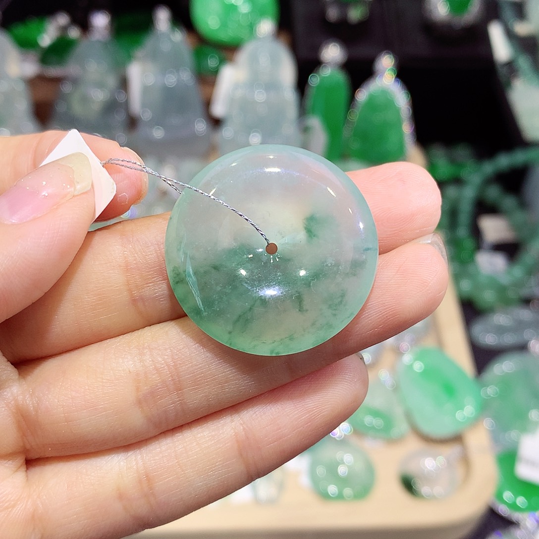 翡翠未镶嵌颈饰扣子