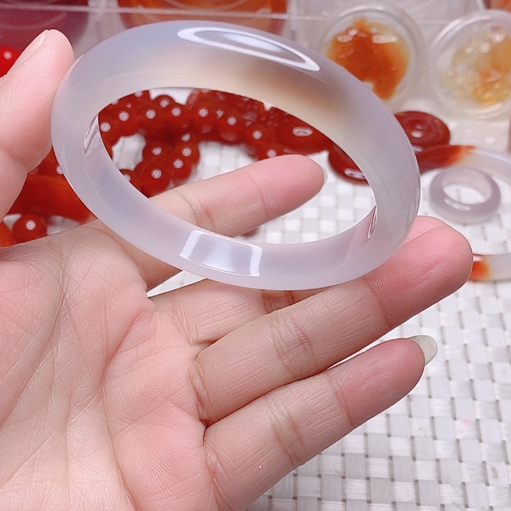 玛瑙/玉髓手镯未镶嵌