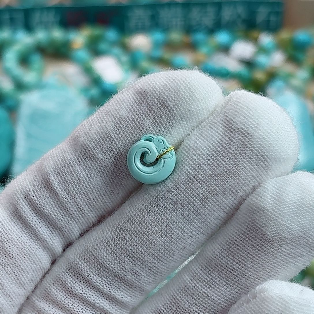 绿松石未镶嵌珠宝奇石