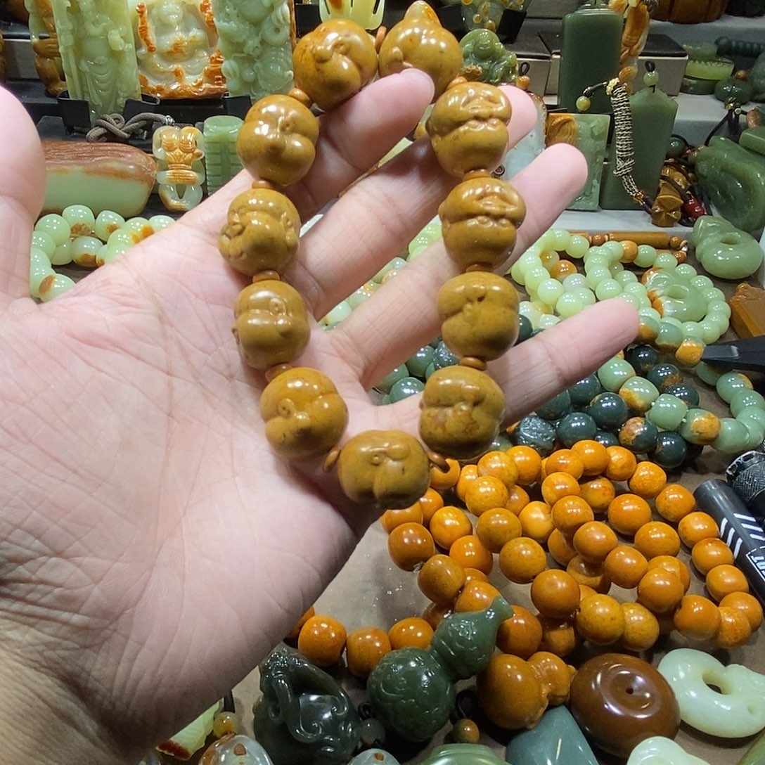 施***晔透闪石质玉未镶嵌手串