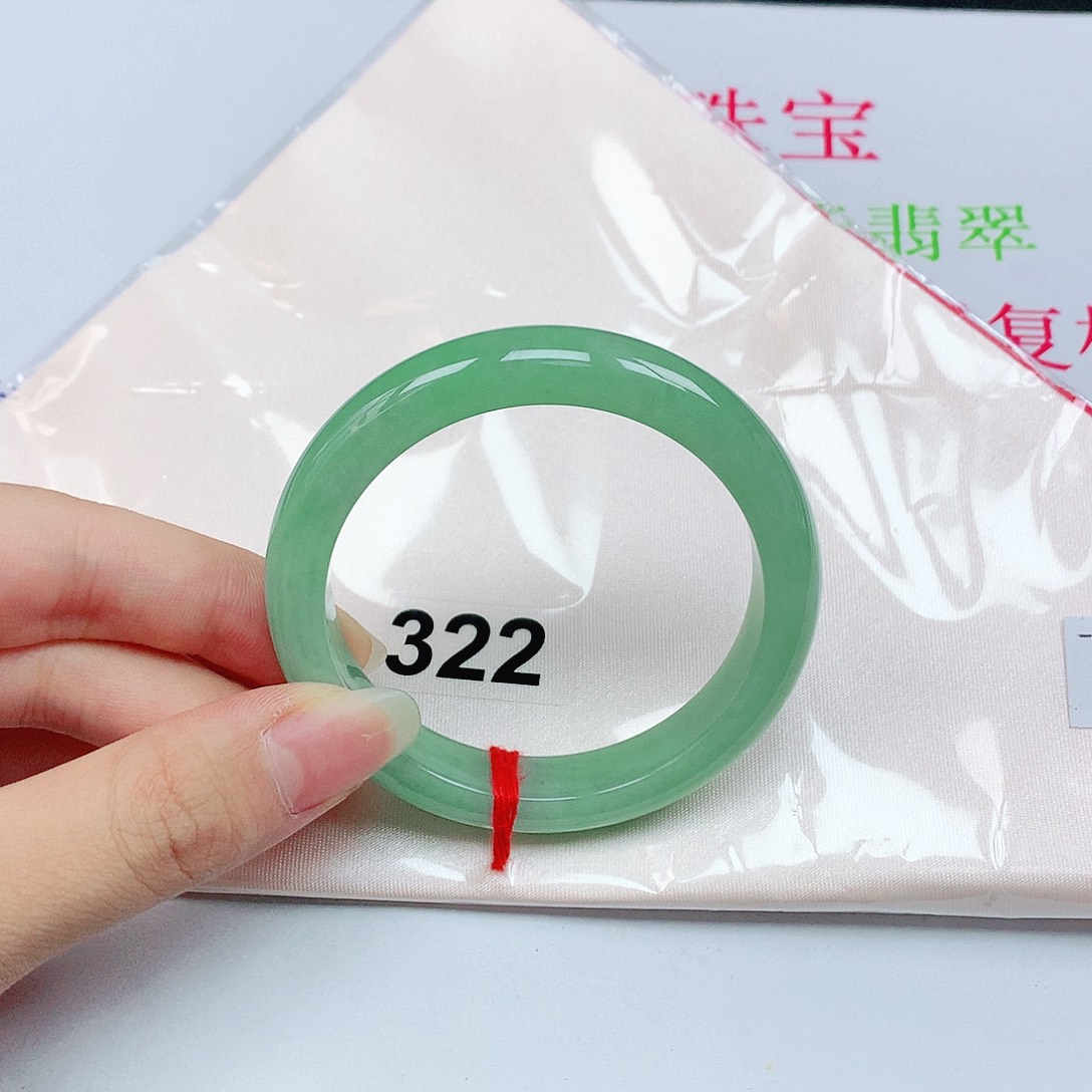 翡翠手镯未镶嵌抖音322