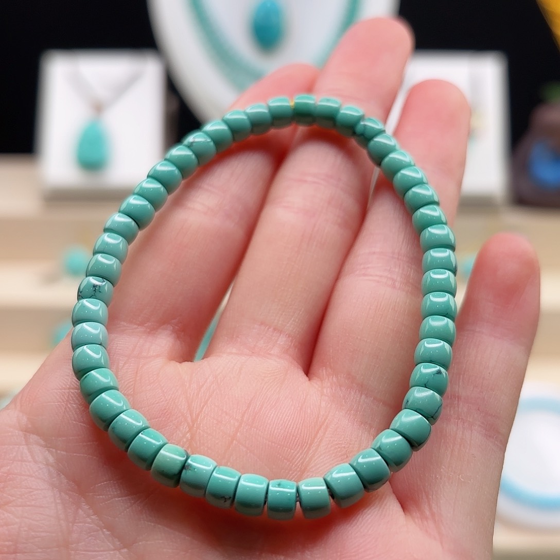 绿松石配饰未镶嵌