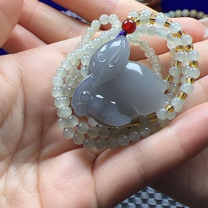 樊***悠颈饰未镶嵌和田玉（糖玉）