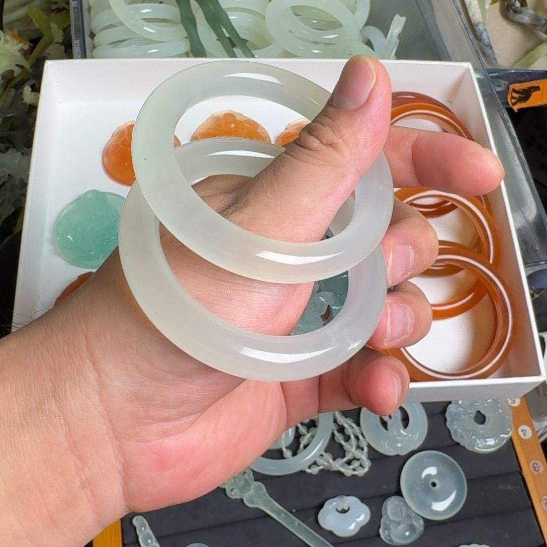 心***提未镶嵌蛇纹石玉手镯