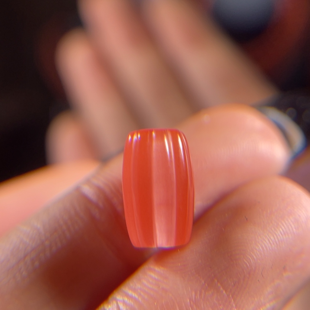 南红玛瑙未镶嵌滴水洞瓜珠11.3*7.2mm不退不换