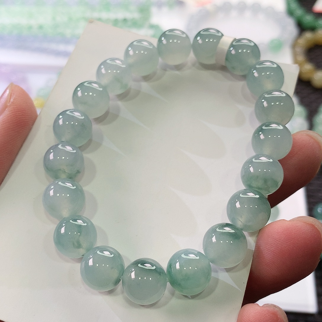 翡翠手链未镶嵌翡翠