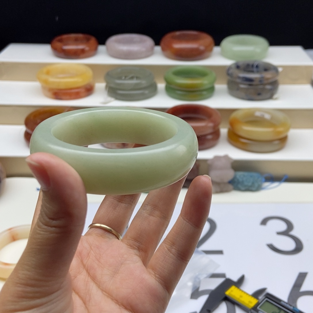 石英质玉手镯合金花****爷