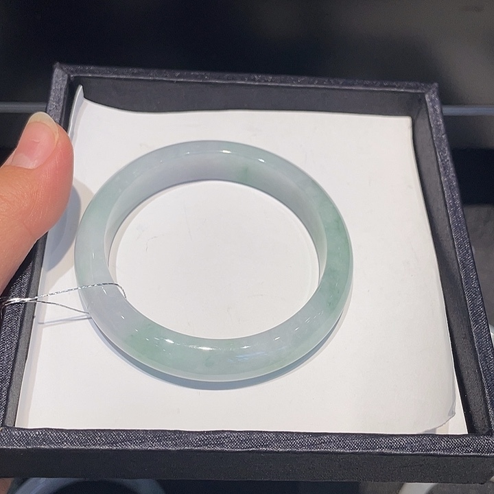 翡翠未镶嵌手镯翡翠手镯