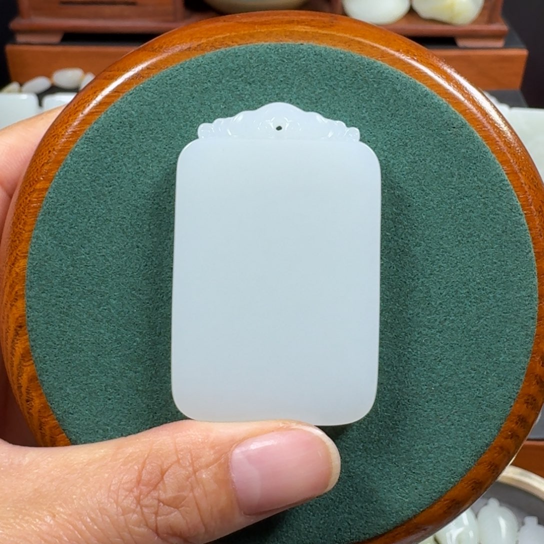 和田玉颈饰未镶嵌弈*