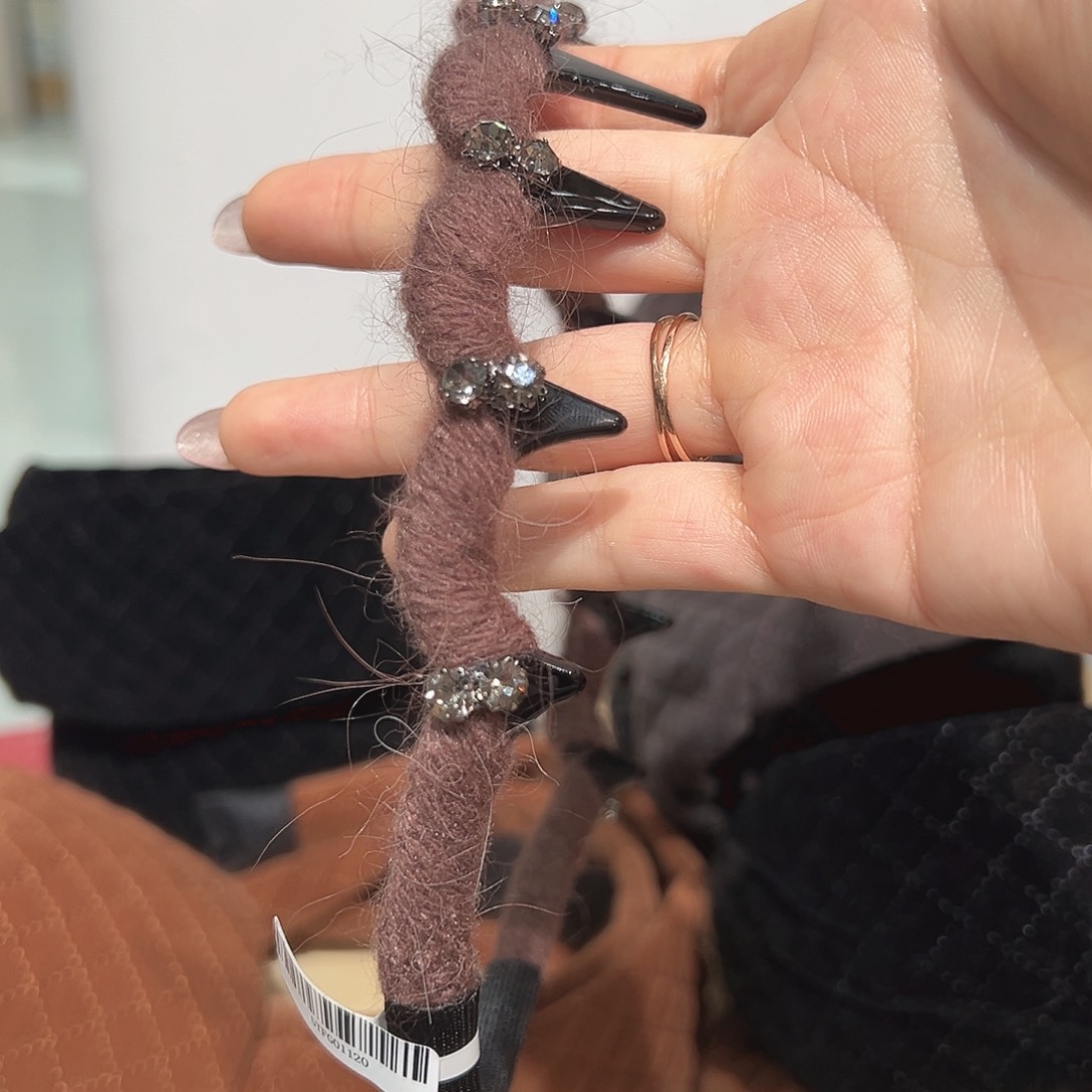 皮质铁合金咖色带齿发箍