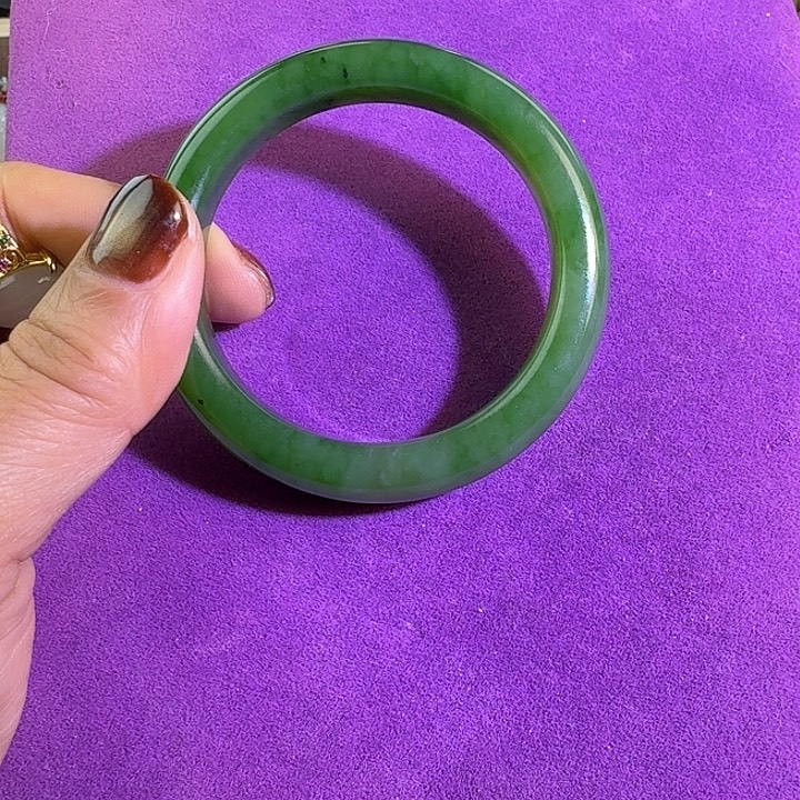 月***弦和田玉未镶嵌手镯