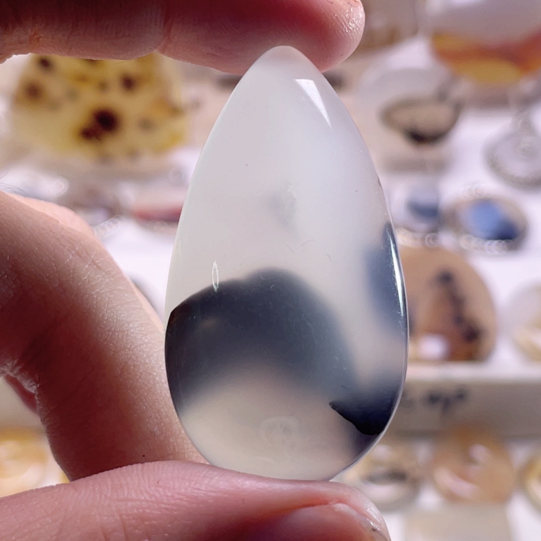 玛瑙/玉髓未镶嵌珠宝奇石