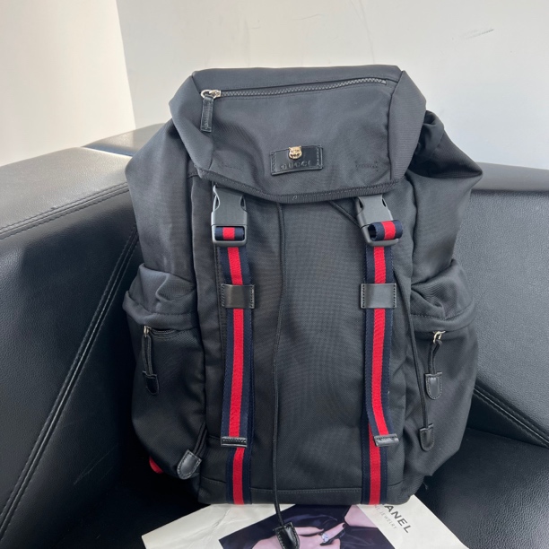 95新 GUCCI/古驰 捐金沉珠/虎头帆布双肩包黑色