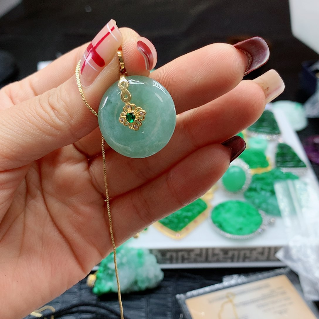 【闪购商品】翡翠吊坠(赠链)合金