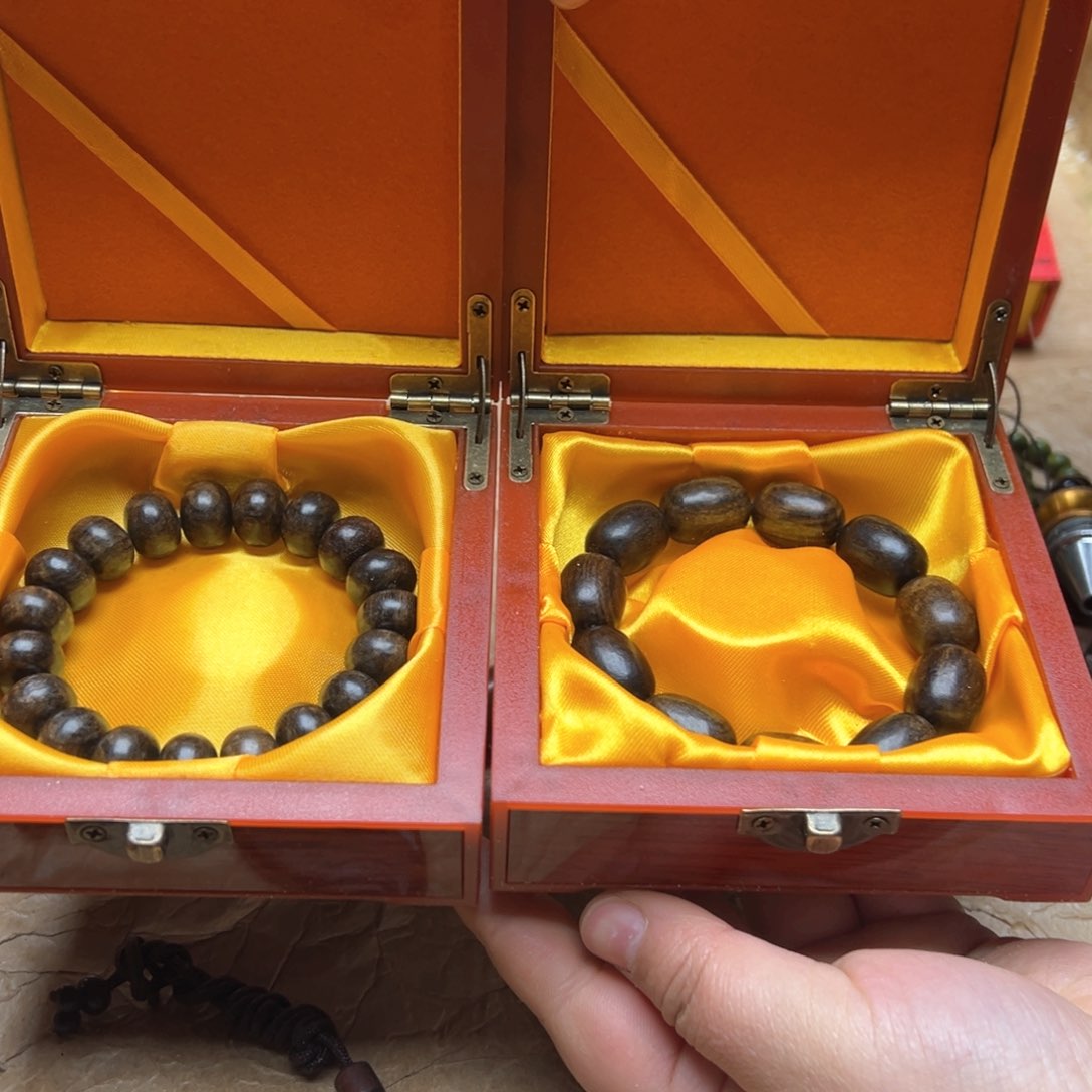 大叶紫檀（黑酸枝木类）