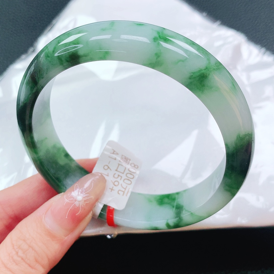 翡翠手镯未镶嵌59圈