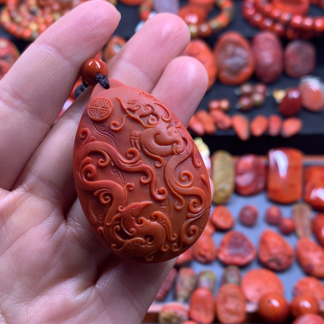 南红玛瑙吊坠未镶嵌