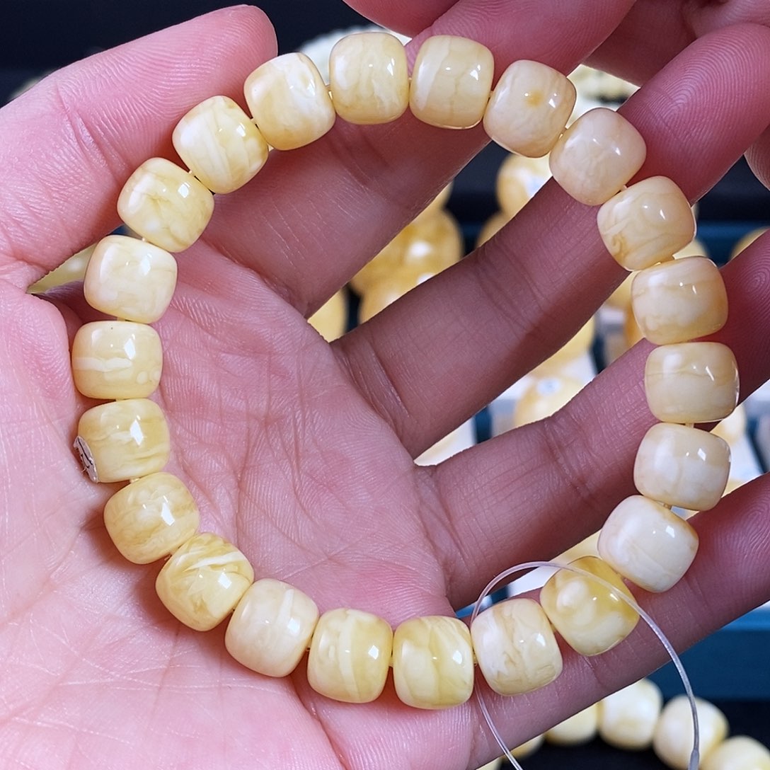 蜜蜡珠宝奇石未镶嵌