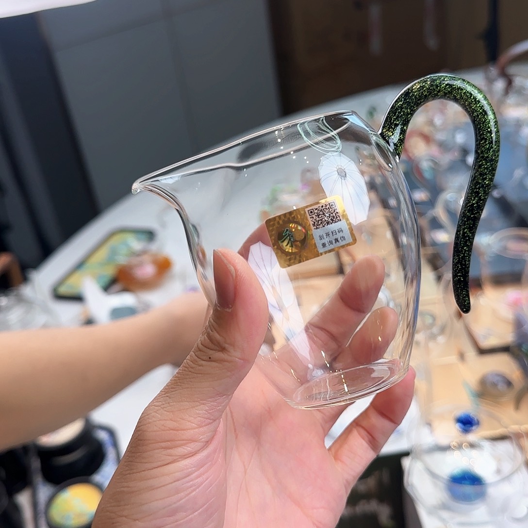 N****n禾器黑金怡然公道杯