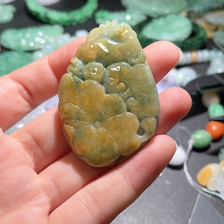 颈饰未镶嵌翡翠天