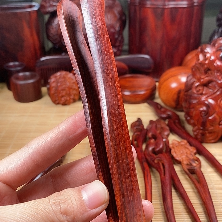 向***二檀香紫檀（小叶紫檀）