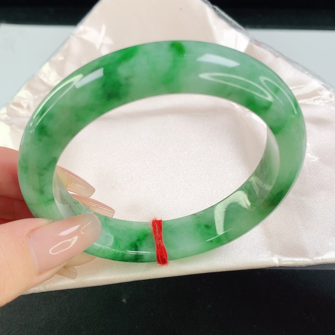 翡翠手镯未镶嵌193翡翠