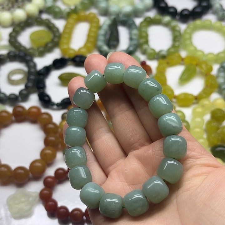 蛇纹石玉手串未镶嵌