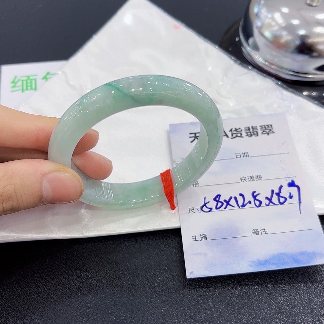 翡翠未镶嵌手镯翡翠手镯