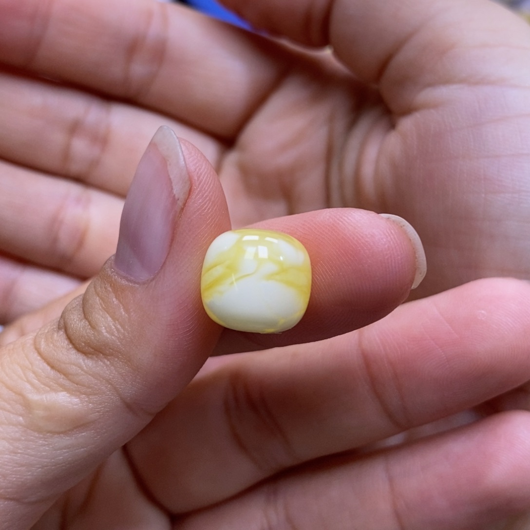 琥珀未镶嵌珠宝奇石12.0