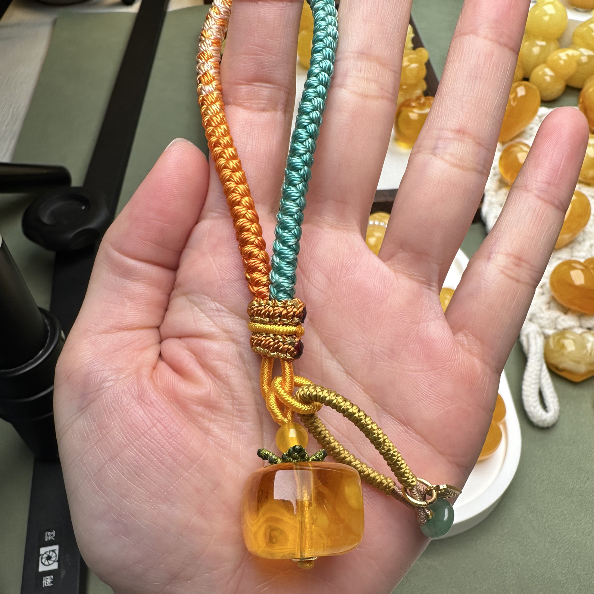 天然琥珀蜜蜡方糖挂件